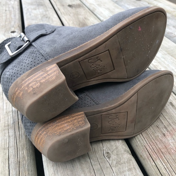 Justice Ankle Boot - Picture 7 of 9